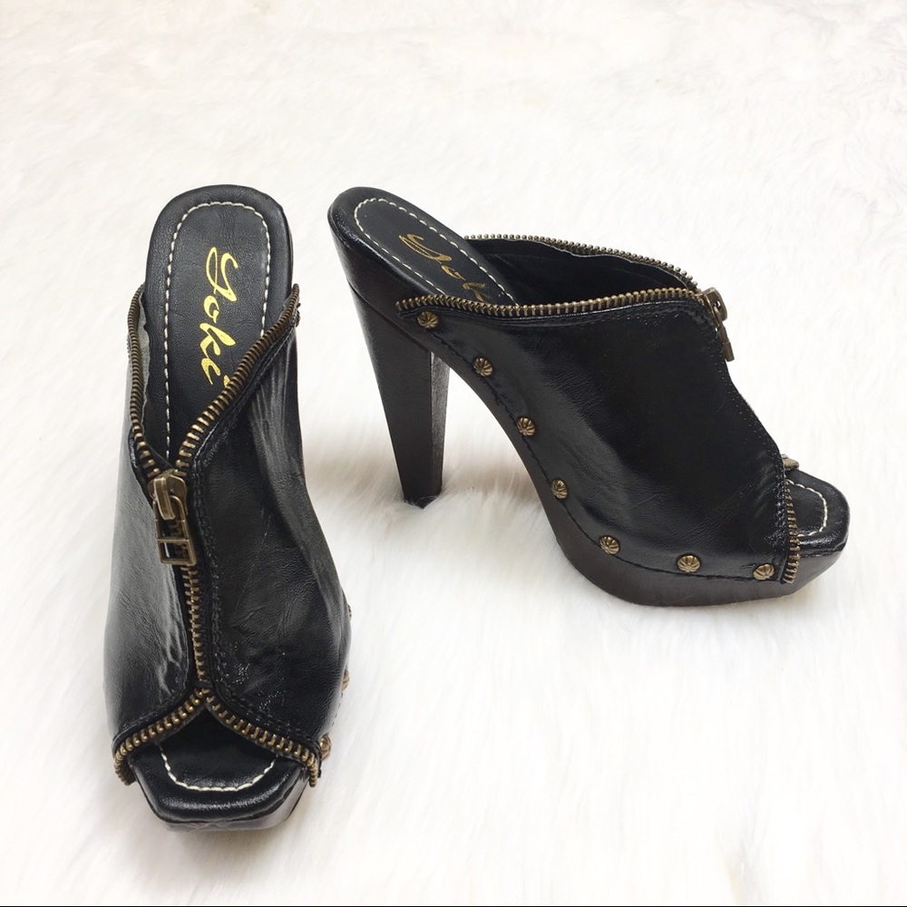 Yoki Sassy Black Platform Heels Zipper Detail 5.5